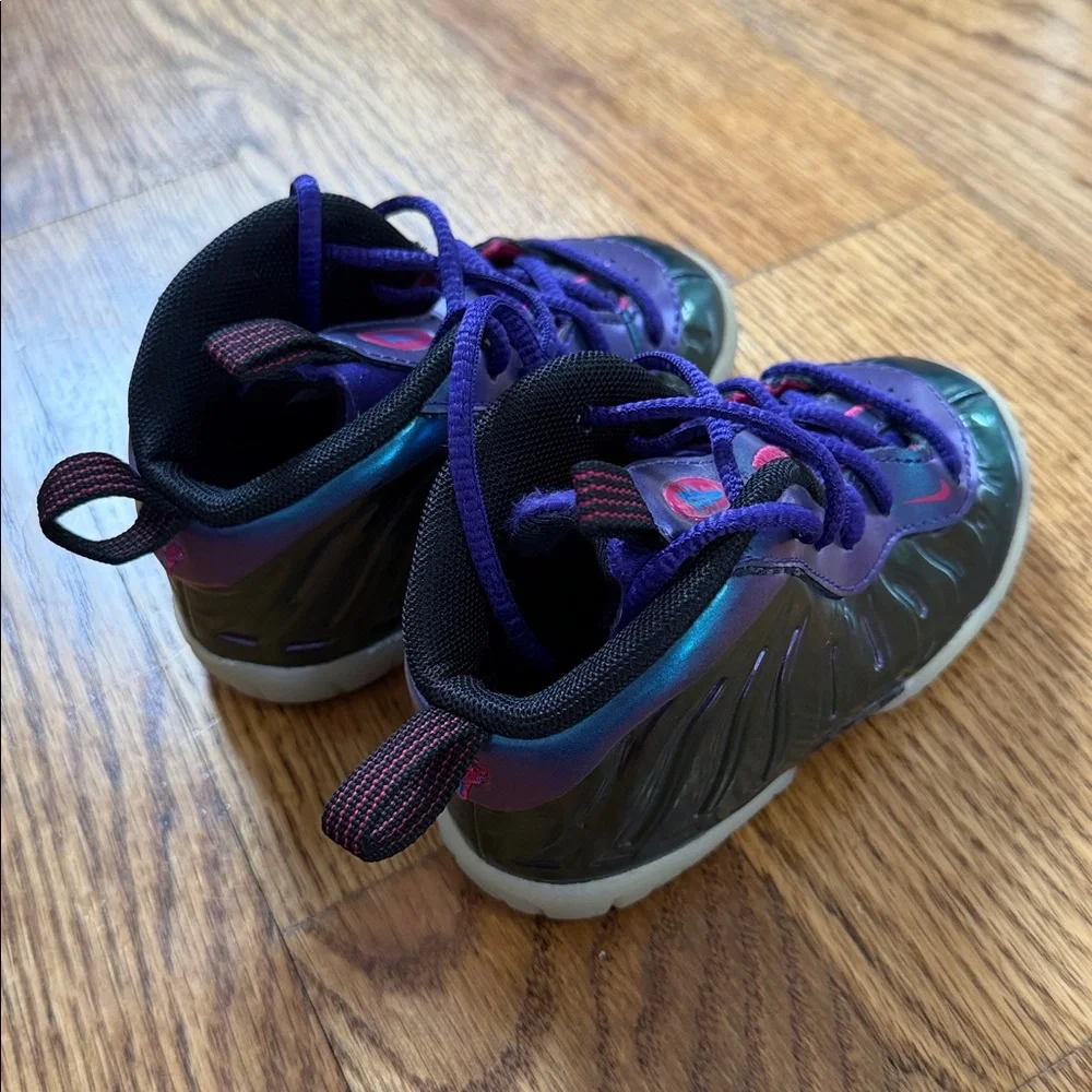 Nike Little Posite One 2018 Iridescent Purple Sneakers/Shoes. Size 6C.